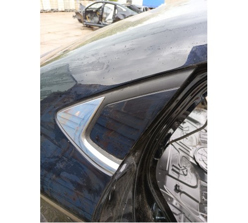 Глухое стекло заднее правое