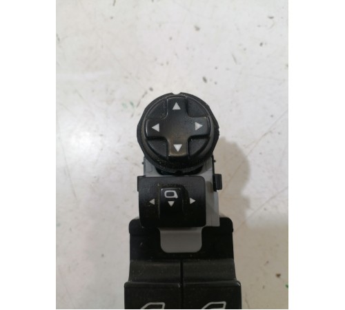 Блок кнопок стеклоподъёмников передний левый