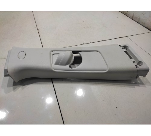 Обшивка центральной стойки (правая, верхняя)