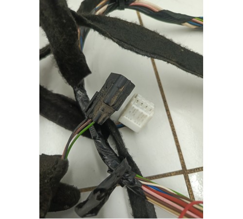 Электропроводка двери крышки багажника