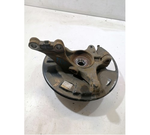 Кулак поворотный передний левый