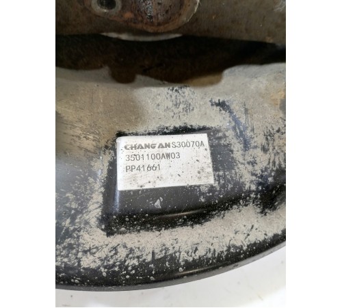 Кулак поворотный передний левый