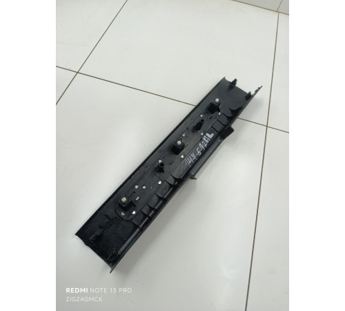 Накладка порога передняя левая