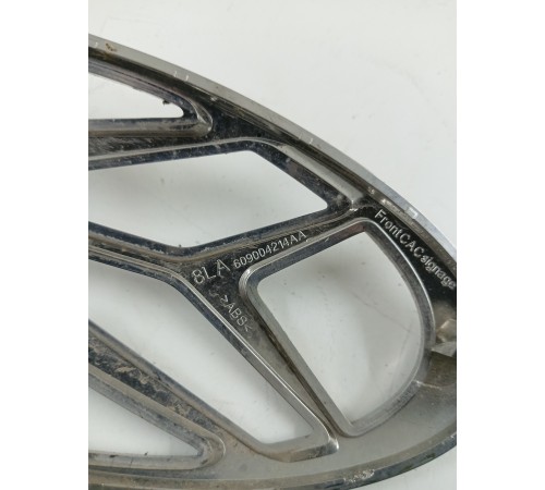 Эмблема значка передняя