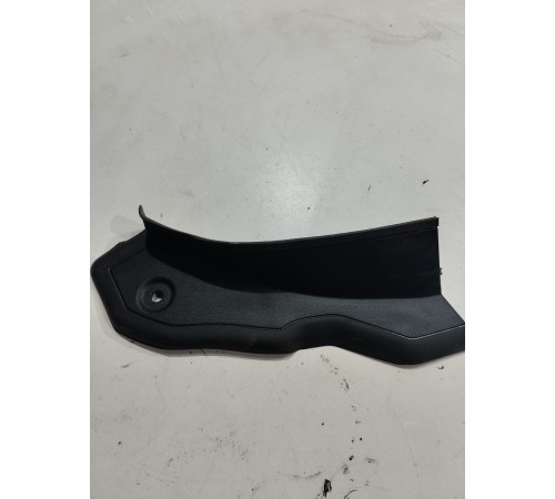 Накладка фонаря левая