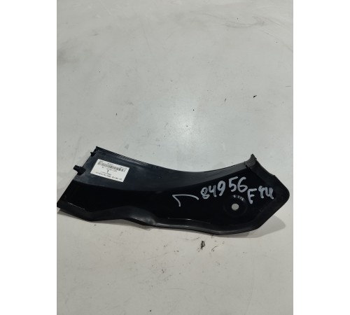 Накладка фонаря левая