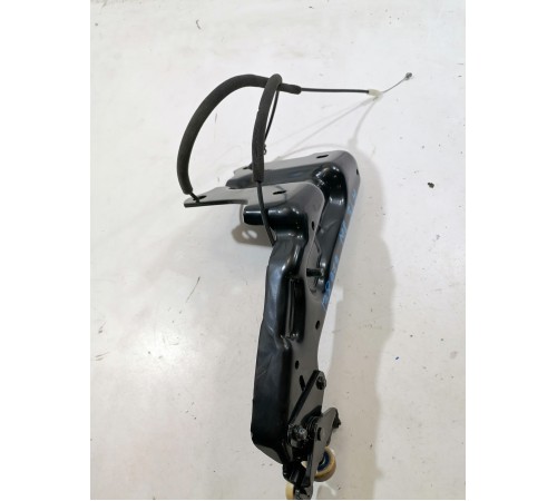 Направляющий ролик левой сдвижной двери нижний