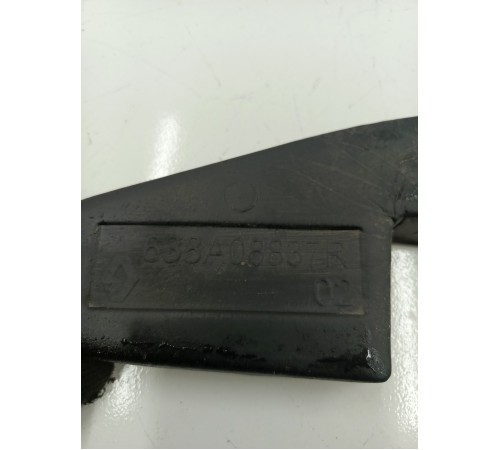 Уплотнитель крыла передний правый