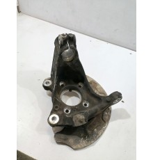 Кулак поворотный передний правый