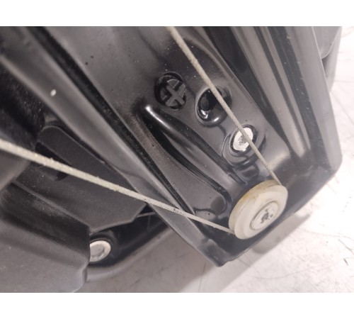 Стеклоподъемник (передний правый)