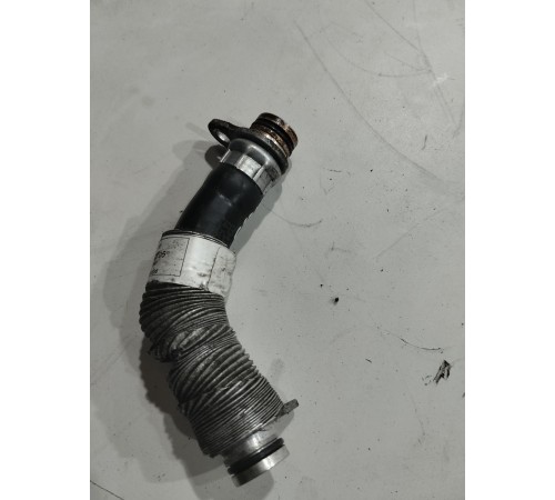 Трубка маслоотдачи турбины