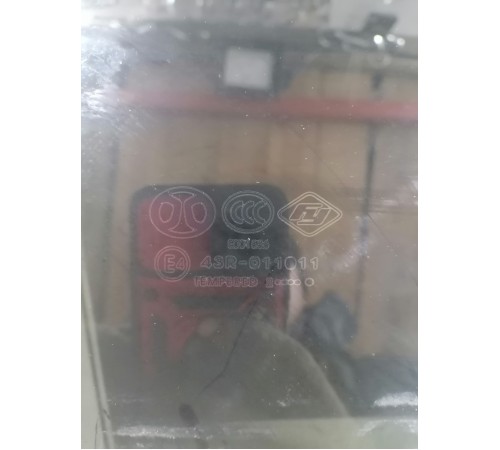 Стекло двери заднее правое