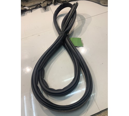 Уплотнитель багажника