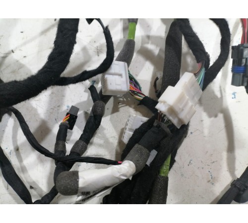 Электропроводка двери передняя левая