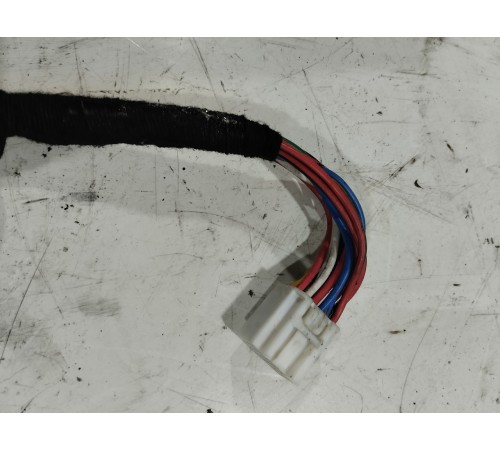 Электропроводка обшивки двери (передняя левая)