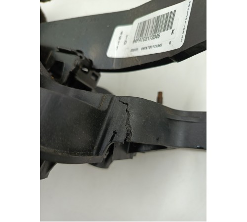 Педаль тормоза