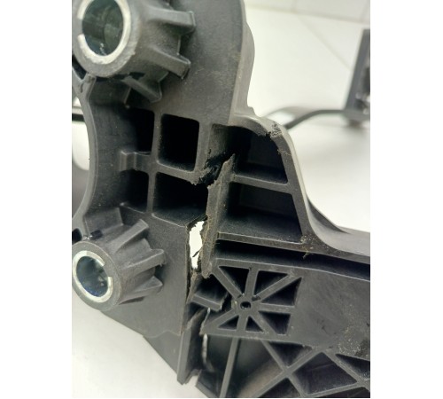 Педаль тормоза