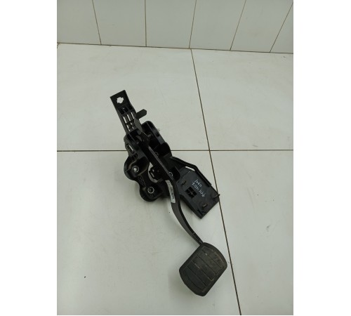 Педаль тормоза