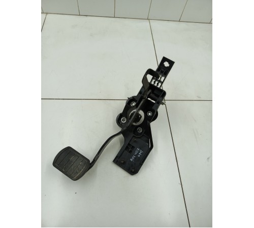 Педаль тормоза