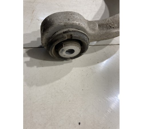 Рычаг подвески (передний, правый)