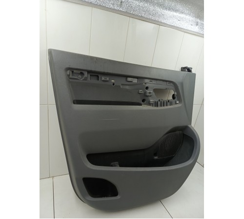 Обшивка двери передняя левая