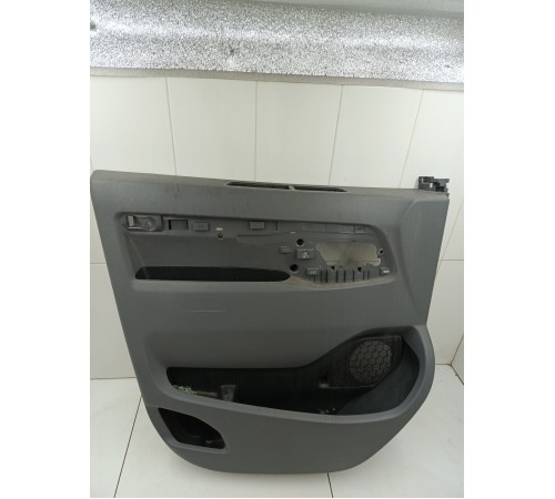 Обшивка двери передняя левая