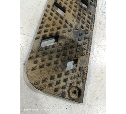 Накладка ступени подножки кабины левая