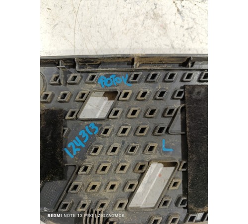 Накладка ступени подножки кабины левая