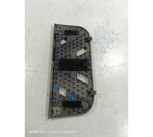 Накладка ступени подножки кабины левая