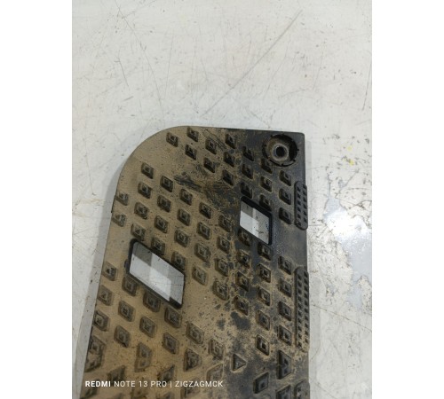 Накладка ступени подножки кабины левая