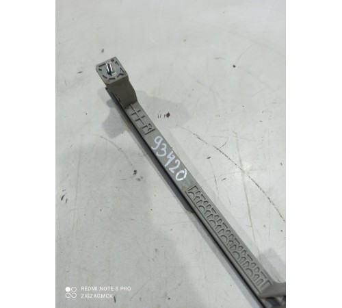 Направляющая стекла (задняя левая)