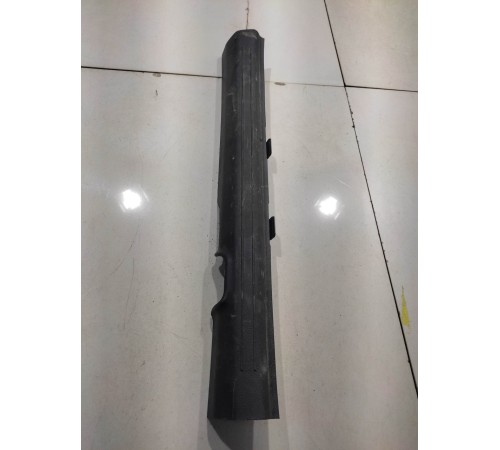 Накладка порога (передняя правая)