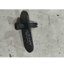 Кронштейн(крепление) отбойника крышки багажника левый