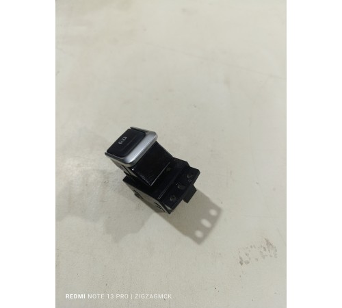 Кнопка стояночного тормоза