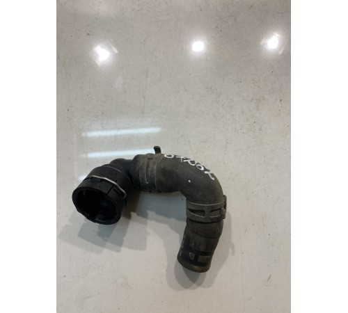 Патрубок системы охлаждения