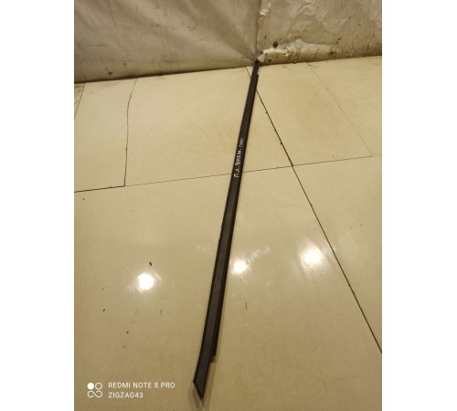 Уплотнитель стекла (передний, левый, внешний)