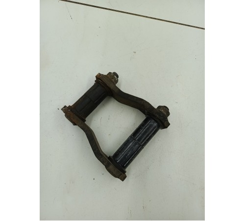 Серьга рессоры задняя