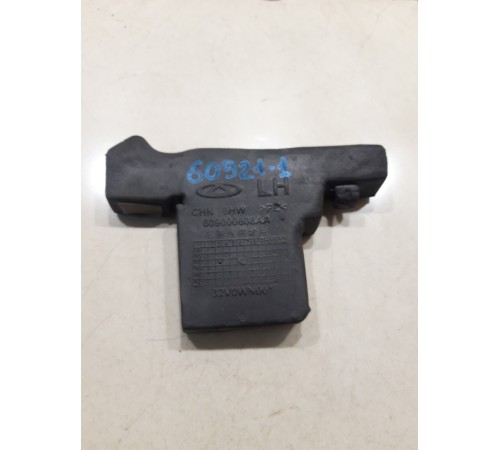 Уплотнитель крыла передний левый