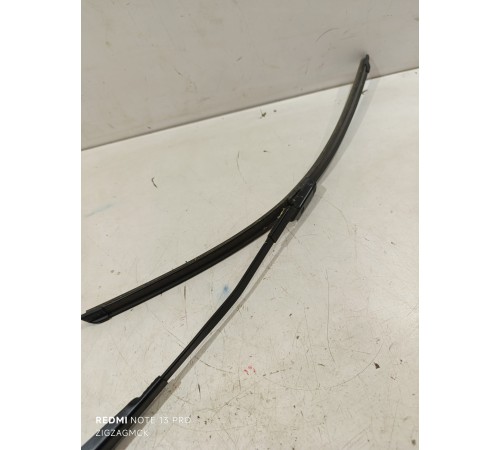 Поводок стеклоочистителя (левый)