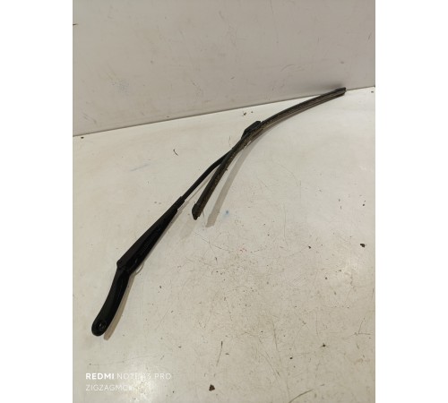 Поводок стеклоочистителя (левый)