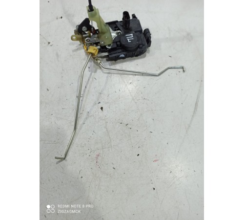 Замок двери (передний левый)