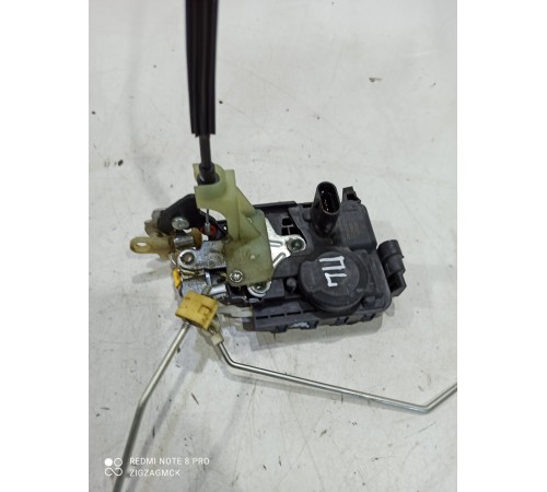 Замок двери (передний левый)