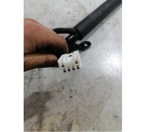 Амортизатор крышки двери багажника правый