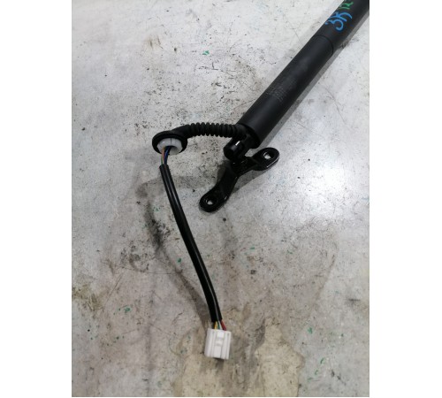 Амортизатор крышки двери багажника правый