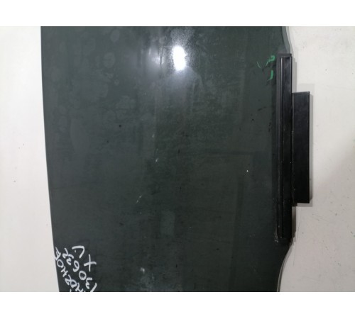 Стекло двери заднее правое