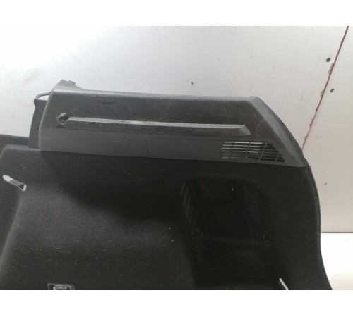 Обшивка багажника правая