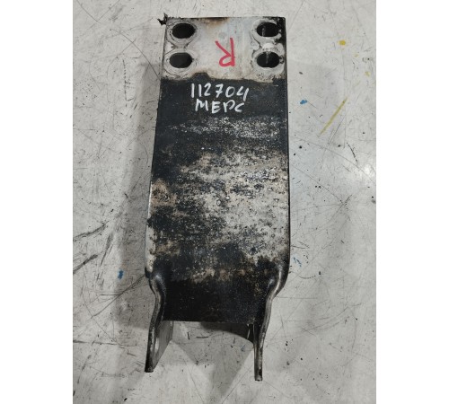 Кронштейн (крепление) усилителя переднего бампера правый