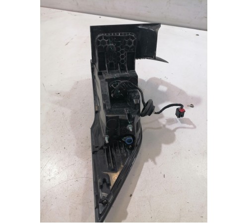 Фонарь задний левый наружный