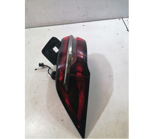 Фонарь задний левый наружный