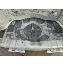 Ниша багажника (запасного колеса)